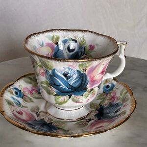 Royal Albert Sapphire Teacup & Saucer – Summer Bounty Series Bone China